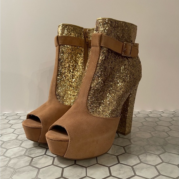 Steve Madden Gold Glitter & Tan Suede Booties Sz. 9 - Picture 1 of 4